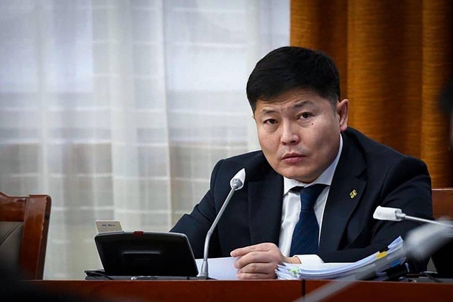 Х.Нямбаатар: Зам дээр давсаа хүрзээр цацдаг нэг ч дүүрэг байхгүй болтол хот, нийтийн аж ахуйн тоног төхөөрөмжийг шинэчилсэн